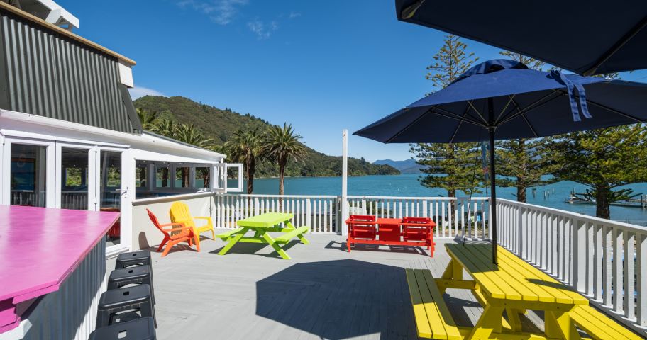 Portage Bay Hub Café - outside seating