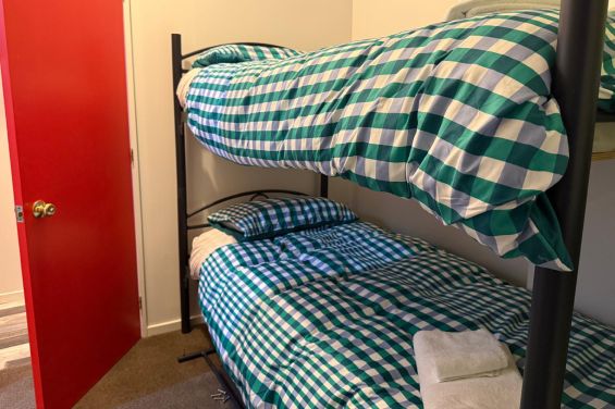 Kiwi Hideaway - bunk beds