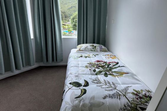 Crow's Nest - single bed
